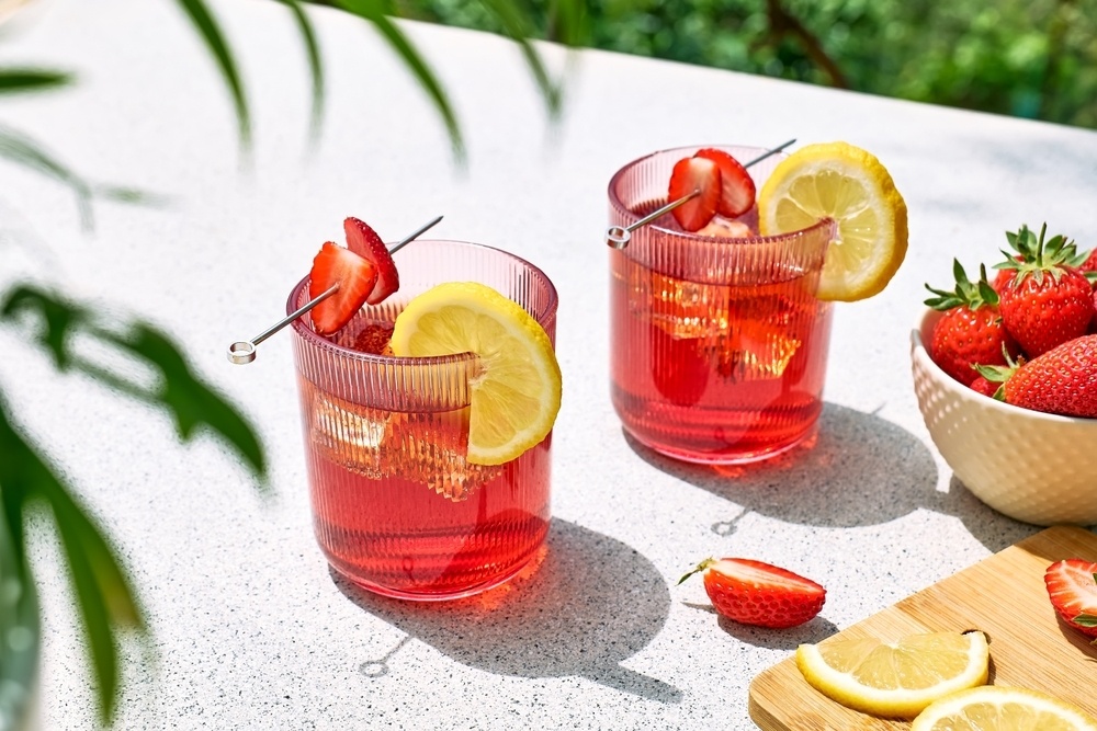 The Cocktail Bible Book (Gouden letters ) - boek met de lekkerste cocktails ter
