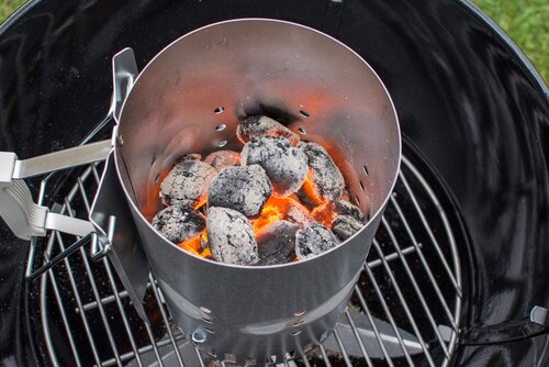 thema Verwoesting boycot Tips voor het aansteken van een houtskool barbecue